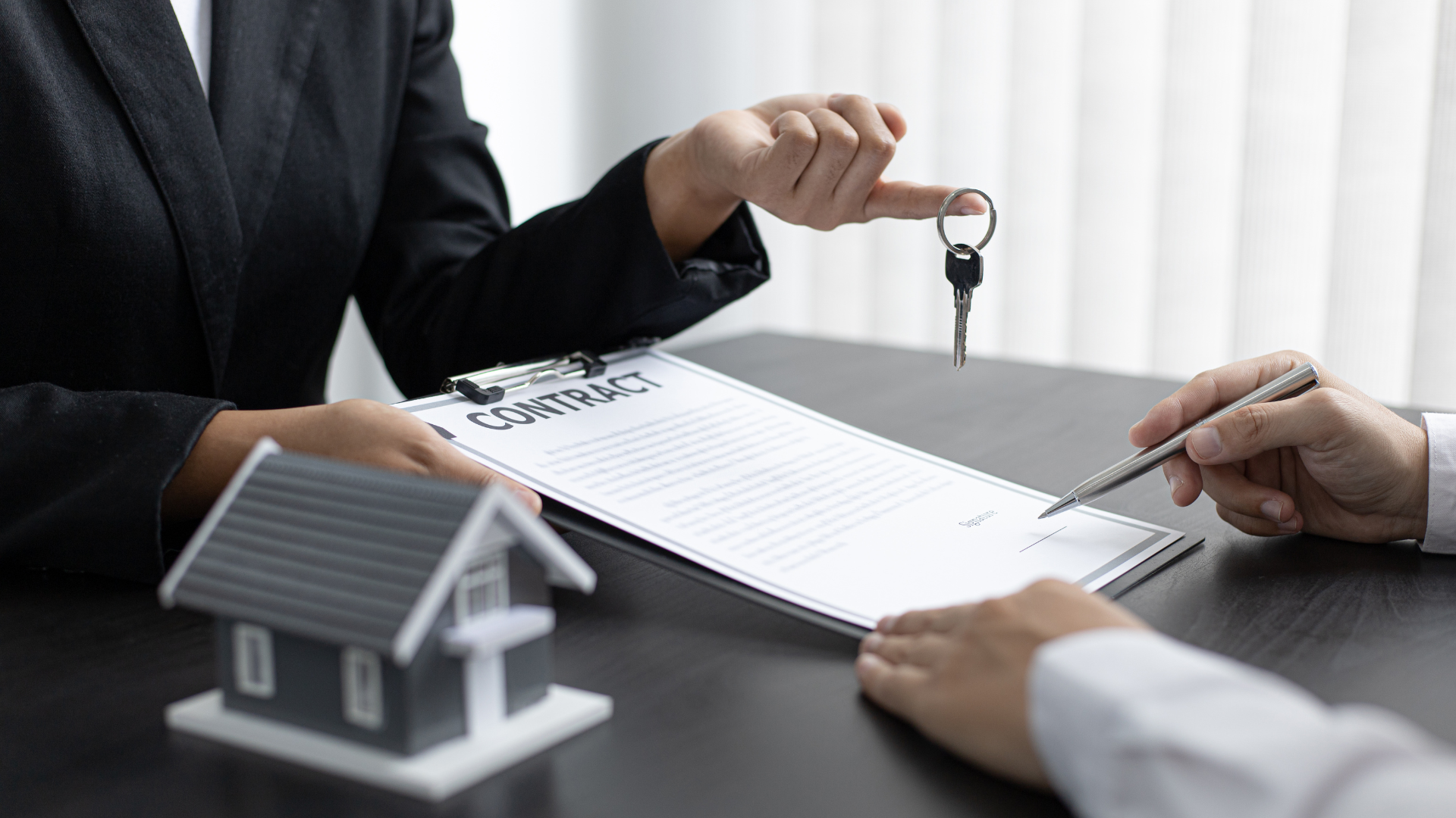 Ce înseamnă să cumperi un apartament „la cheie” vs. „la roșu”?